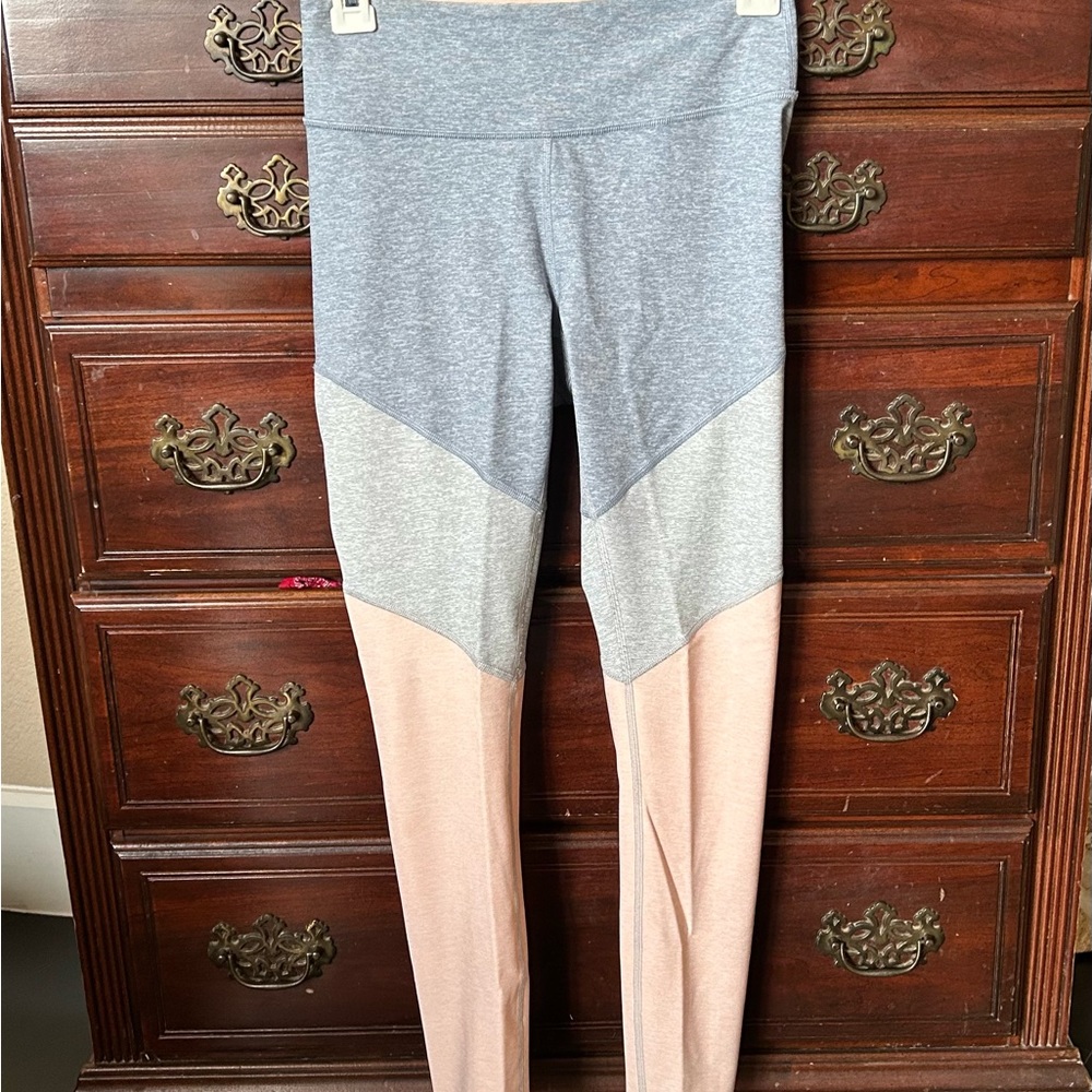 Outdoor Voices color block leggings.